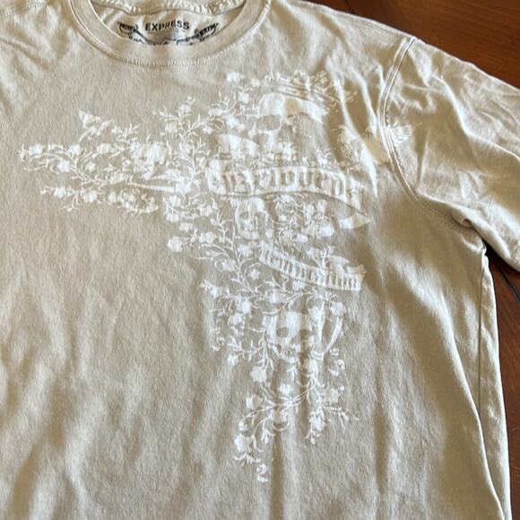 Express Mens Size S Tan & White Graphic Tee Shirt Skulls Floral - Picture 2 of 6